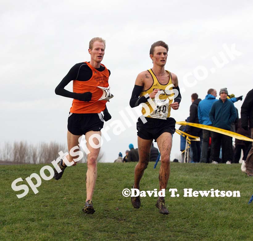 Dan Garbutt (Durham City)  and Jack Martin (Stockport) during the senior mens North Eastern Cross Country, Champs., Temple Park, South Shields. Photo: David T. Hewitson/Sports for All Pics